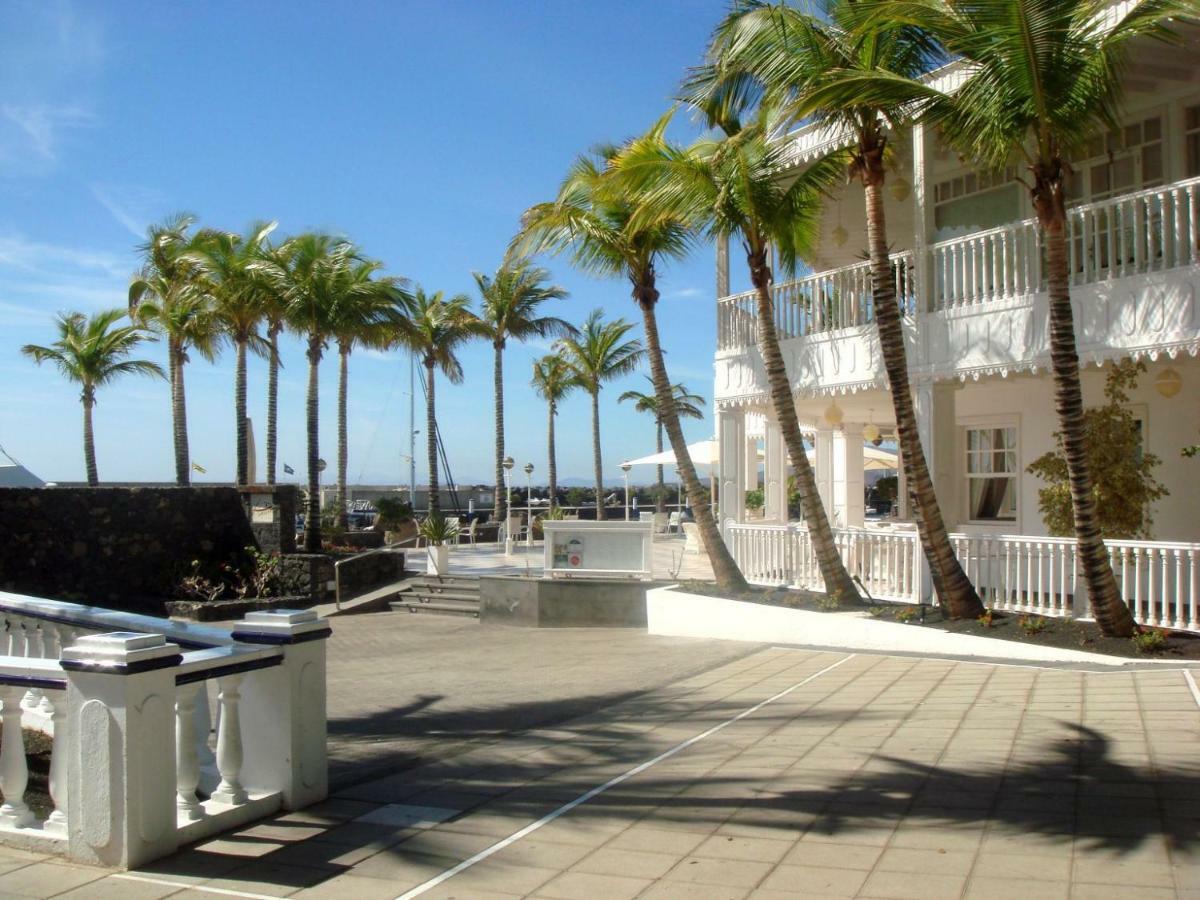 Cozy Boat To Unwind By The Ocean Hotel Puerto Calero Exterior photo